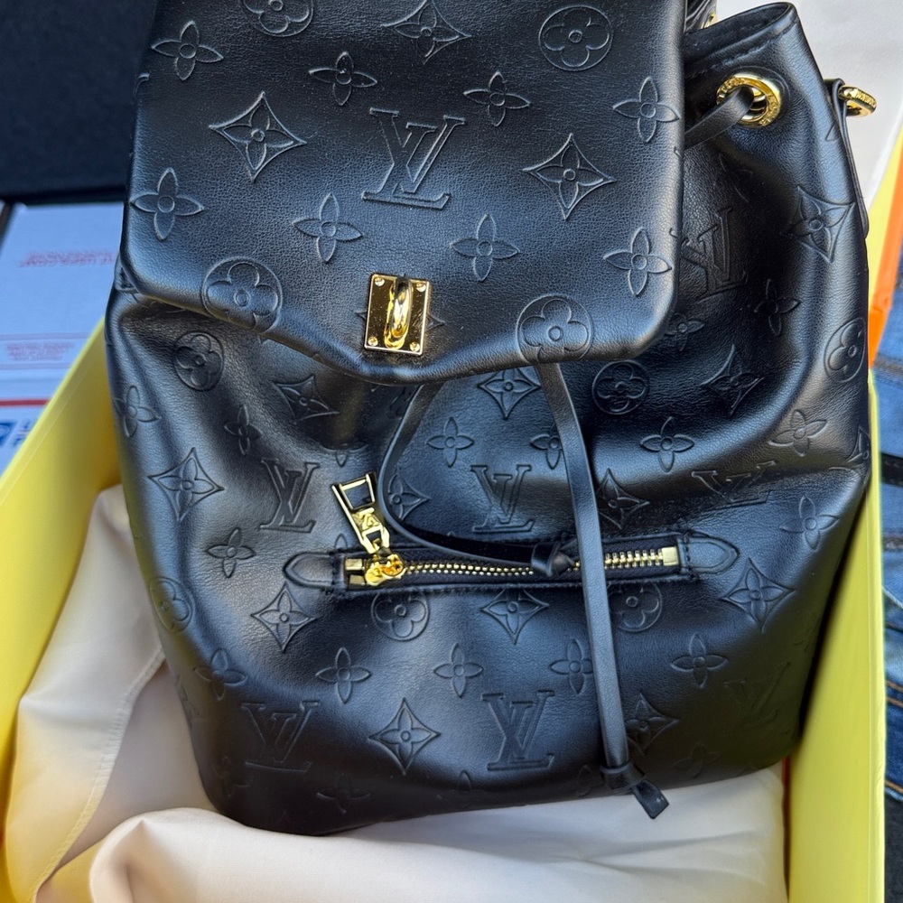 Coussin embossed backpack - Picture 2 of 7